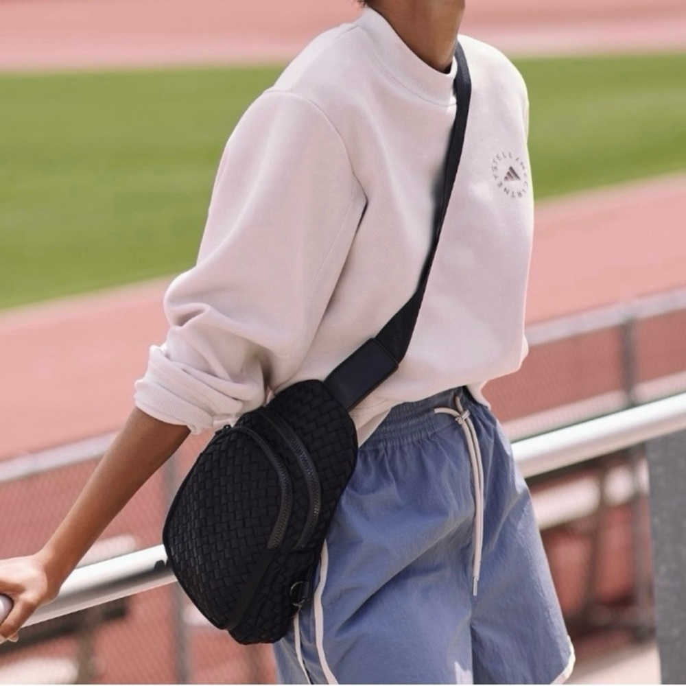 Sol and Selene Neoprene Sling Bag ~ NWT - Picture 4 of 6